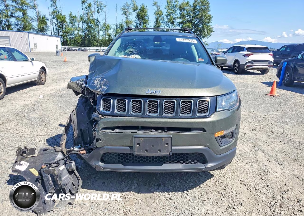 2017 Jeep Compass Latitude VIN:3C4NJDBB5HT647422 - 5