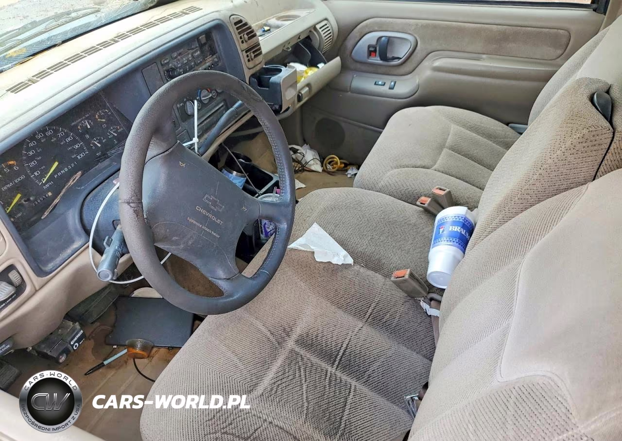 1996 Chevrolet 1500 VIN:2GCEC19RXT1129764 - 7