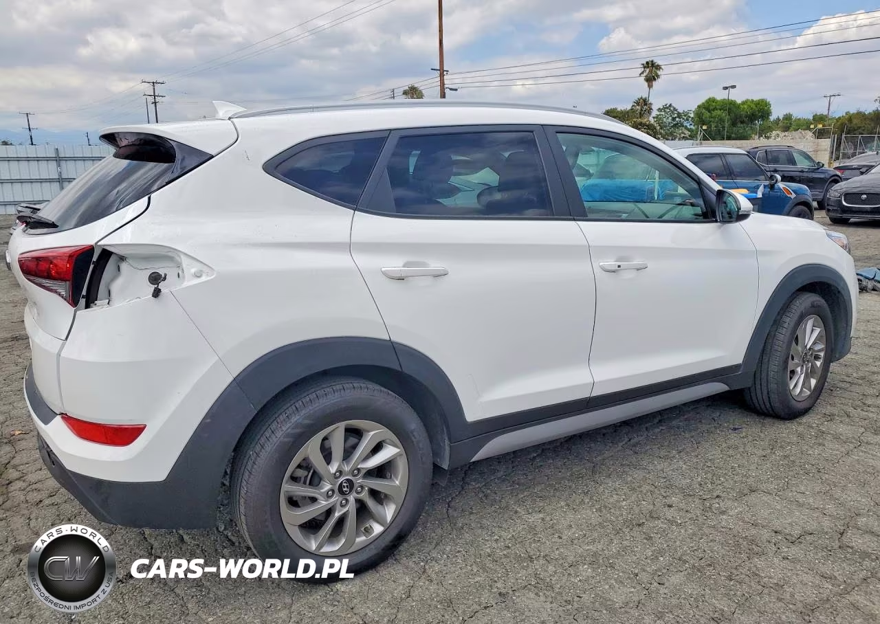 2018 Hyundai Tucson Sel Plus VIN:KM8J33A41JU716734 - 3