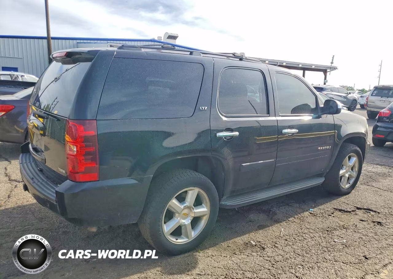 2008 Chevrolet Tahoe K1500 VIN:1GNFK13028R274336 - 3
