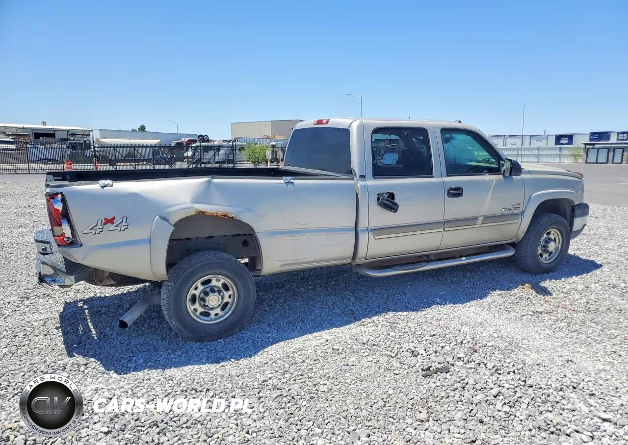 2005 Chevrolet Silverado K2500 Heavy Duty VIN:1GCHK232X5F892073 - 3