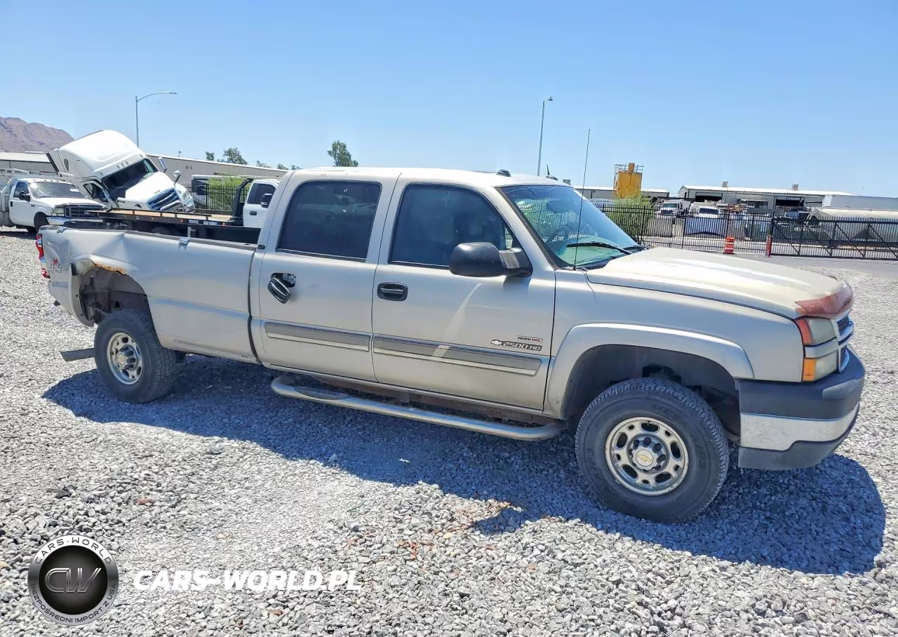 2005 Chevrolet Silverado K2500 Heavy Duty VIN:1GCHK232X5F892073 - 4
