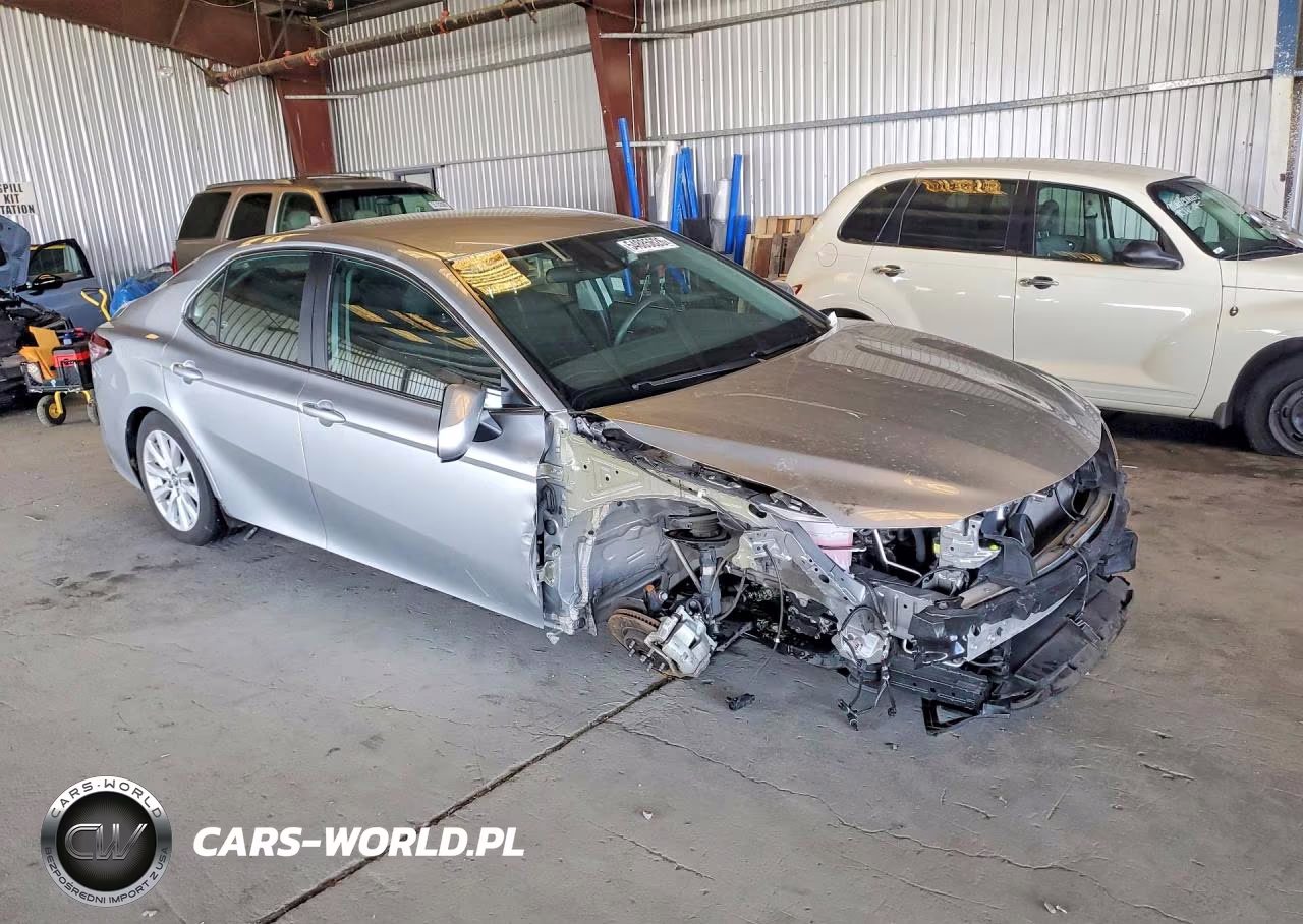 2020 Toyota Camry Le VIN:4T1C11AK2LU893457 - 4