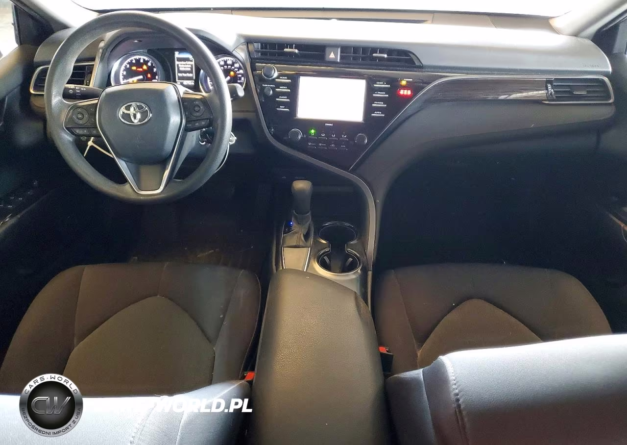 2020 Toyota Camry Le VIN:4T1C11AK2LU893457 - 8