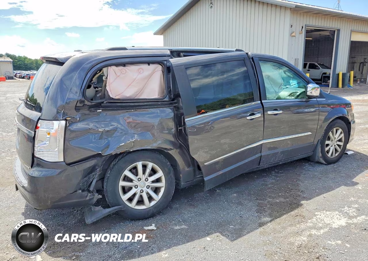 2016 Chrysler Town & Country Limited Platinum VIN:2C4RC1GG6GR159998 - 3