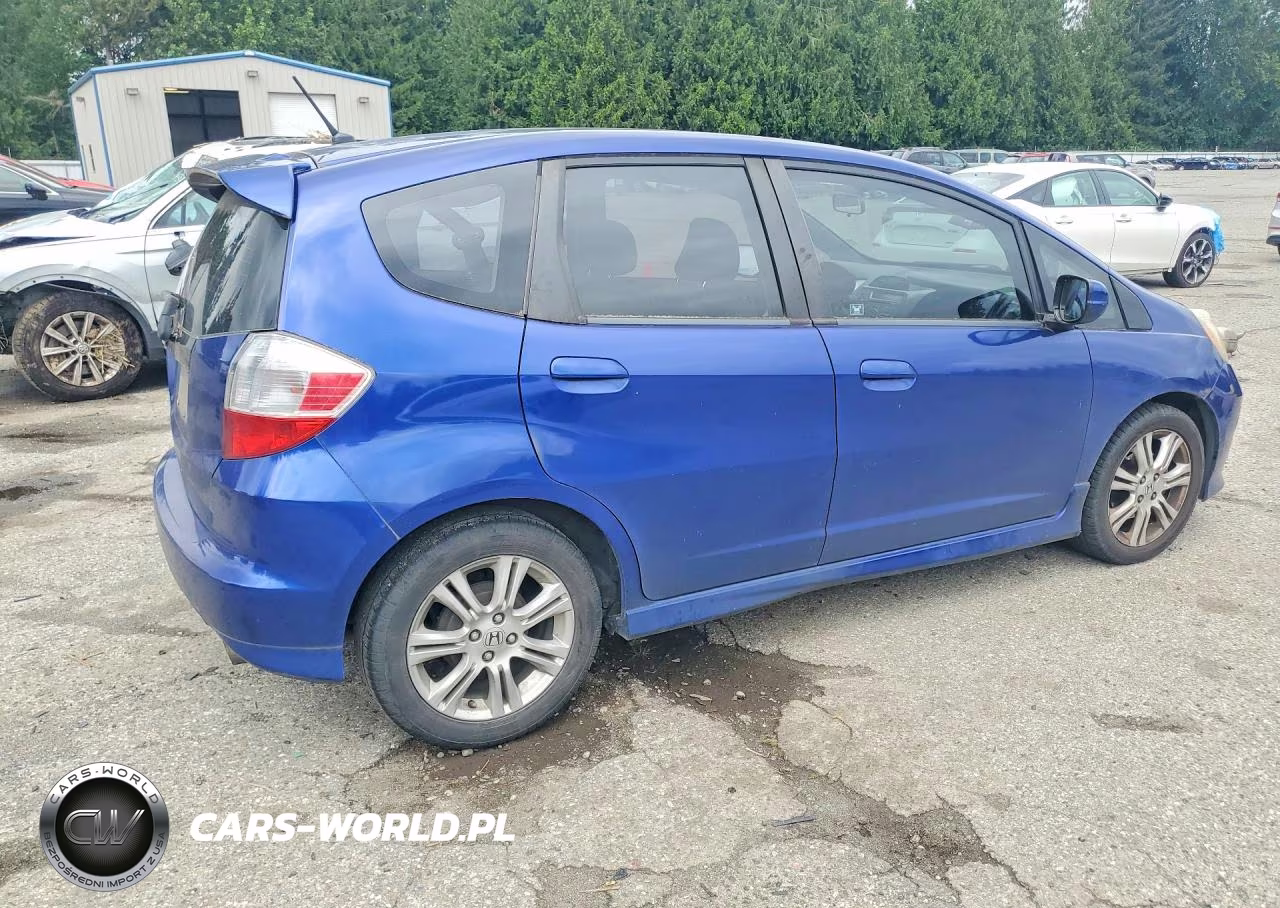 2010 Honda Fit Sport VIN:JHMGE8H48AS013864 - 3
