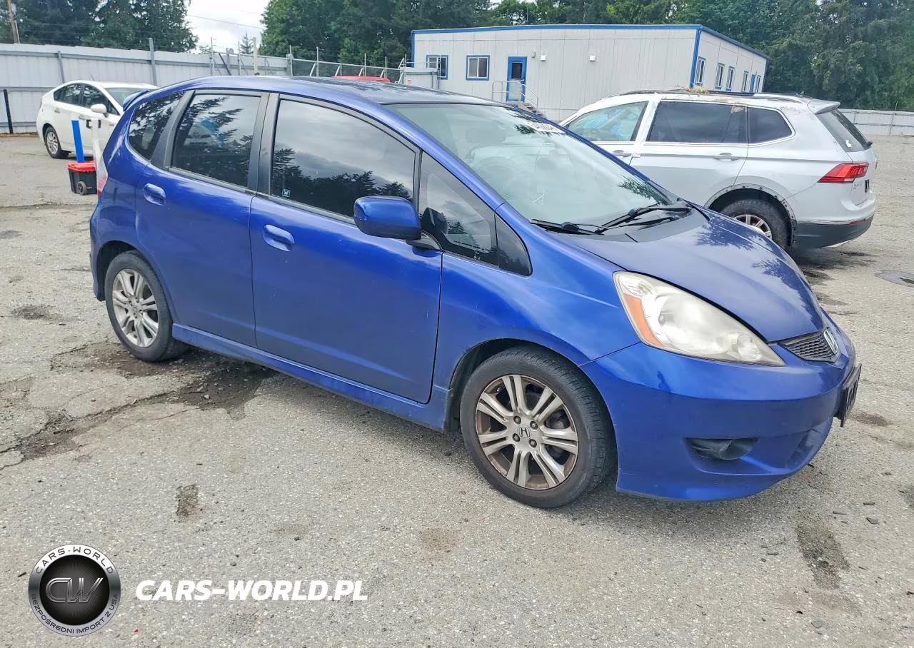 2010 Honda Fit Sport VIN:JHMGE8H48AS013864 - 4