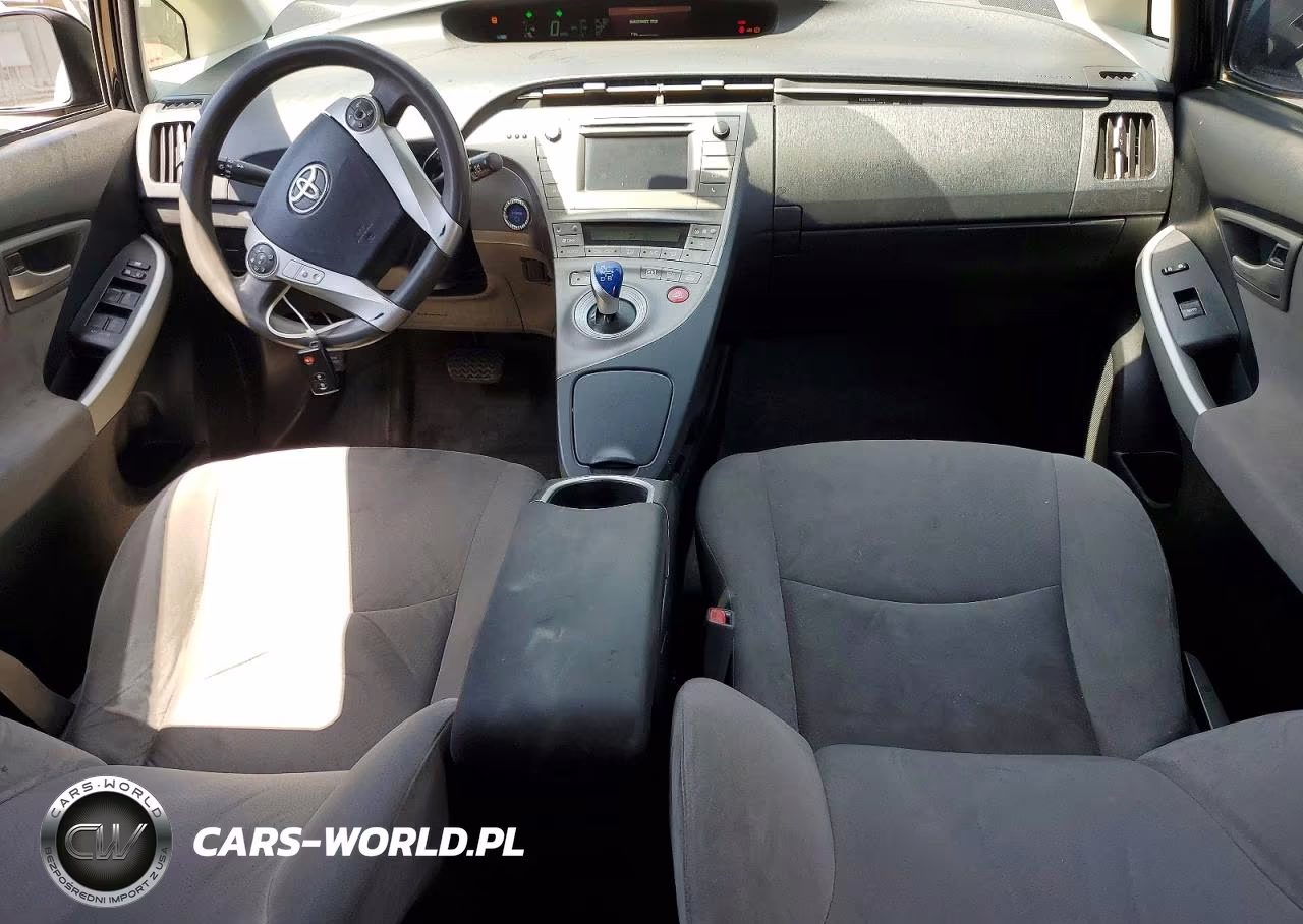 2015 Toyota Prius Two VIN:JTDKN3DU8F0467457 - 8