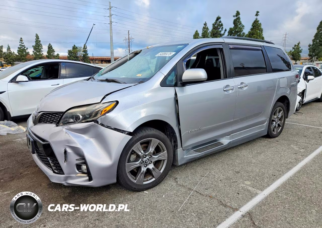 2018 Toyota Sienna Se 8-Passenger