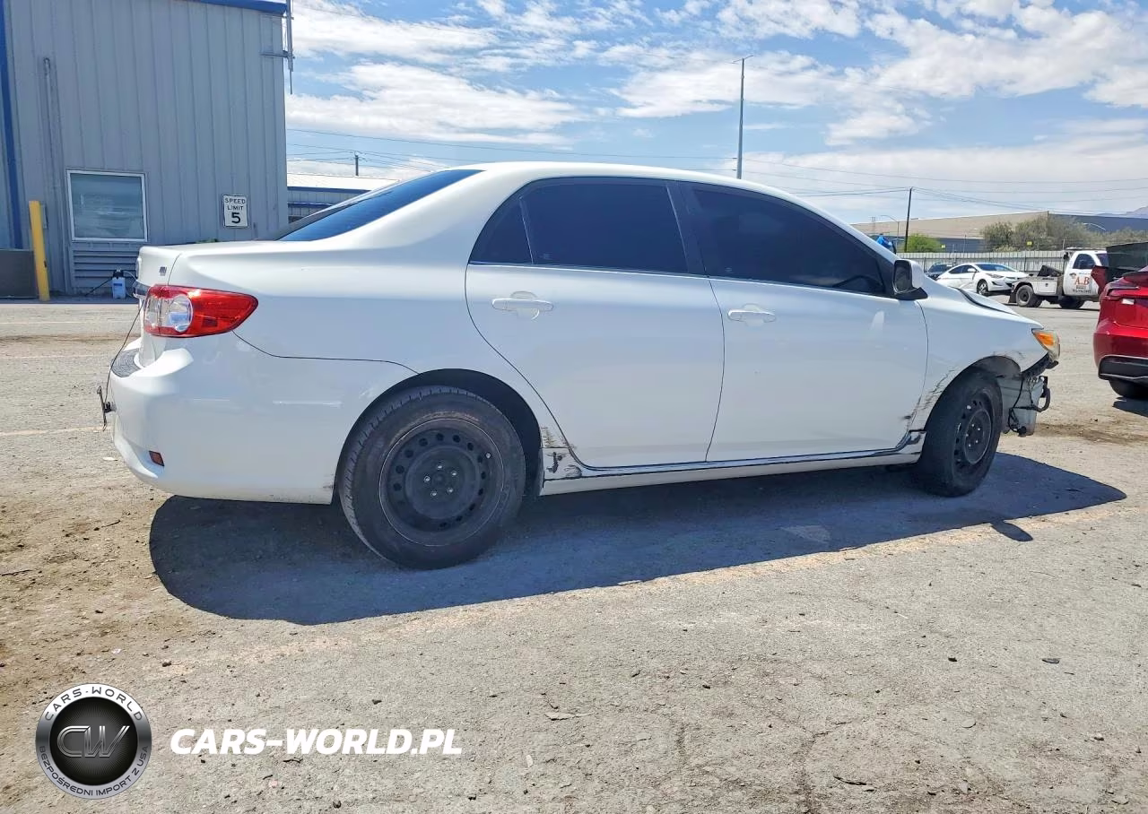 2013 Toyota Corolla Le VIN:5YFBU4EE6DP212843 - 3
