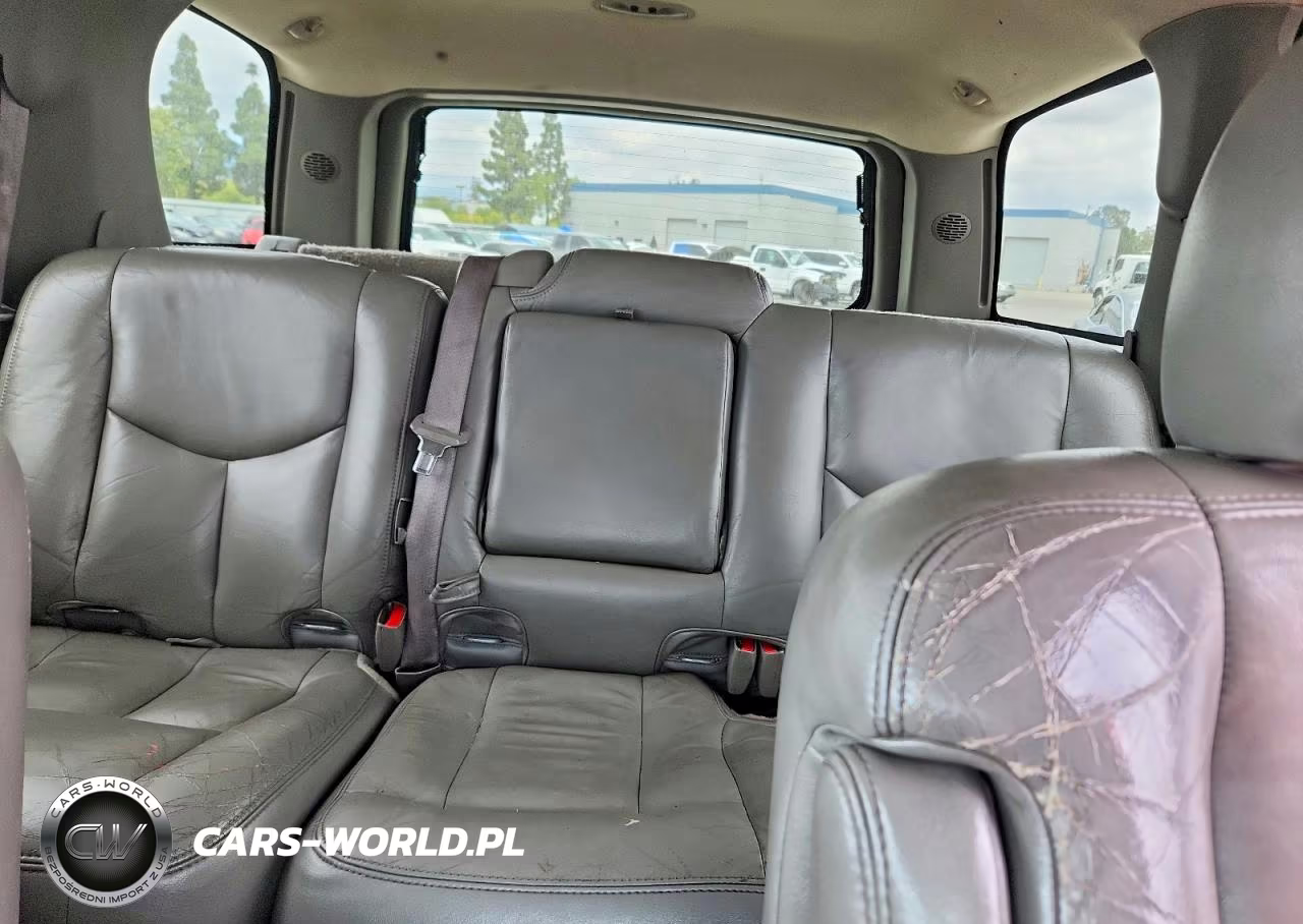 2003 Chevrolet Tahoe C1500 VIN:1GNEC13T53R257090 - 10
