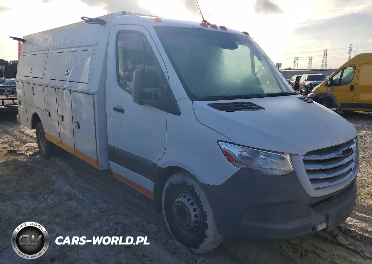 2019 Freightliner Sprinter 3500 VIN:WDPPF4CD5KN039362 - 4