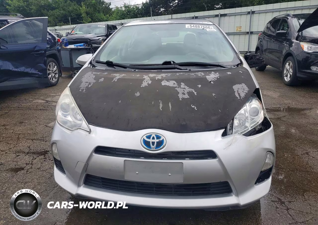 2012 Toyota Prius C Three VIN:JTDKDTB37C1018872 - 5