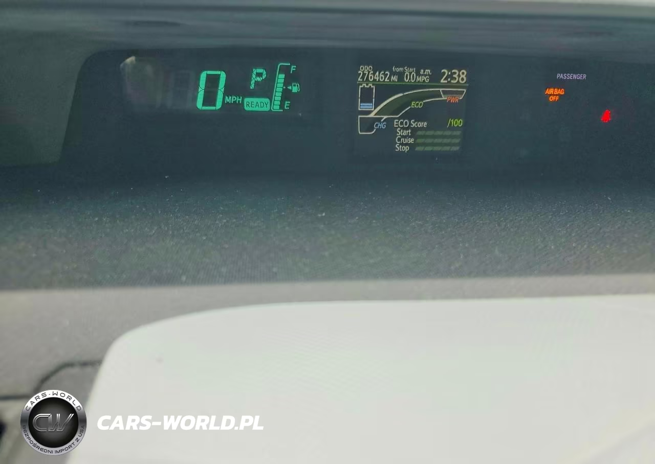 2012 Toyota Prius C Three VIN:JTDKDTB37C1018872 - 9
