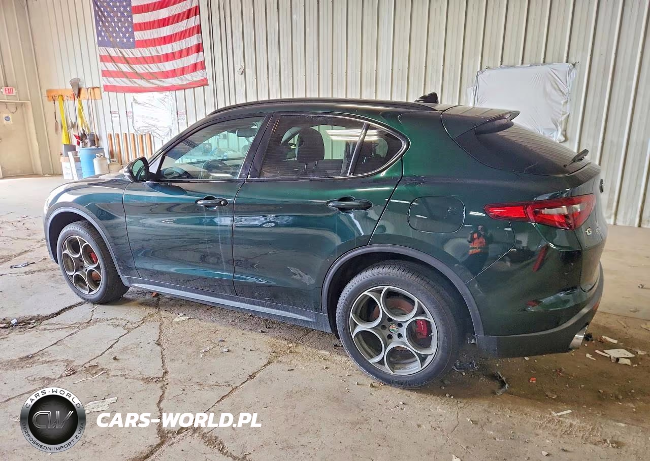 2018 Alfa Romeo Stelvio Sport VIN:ZASFAKPN4J7C15305 - 2