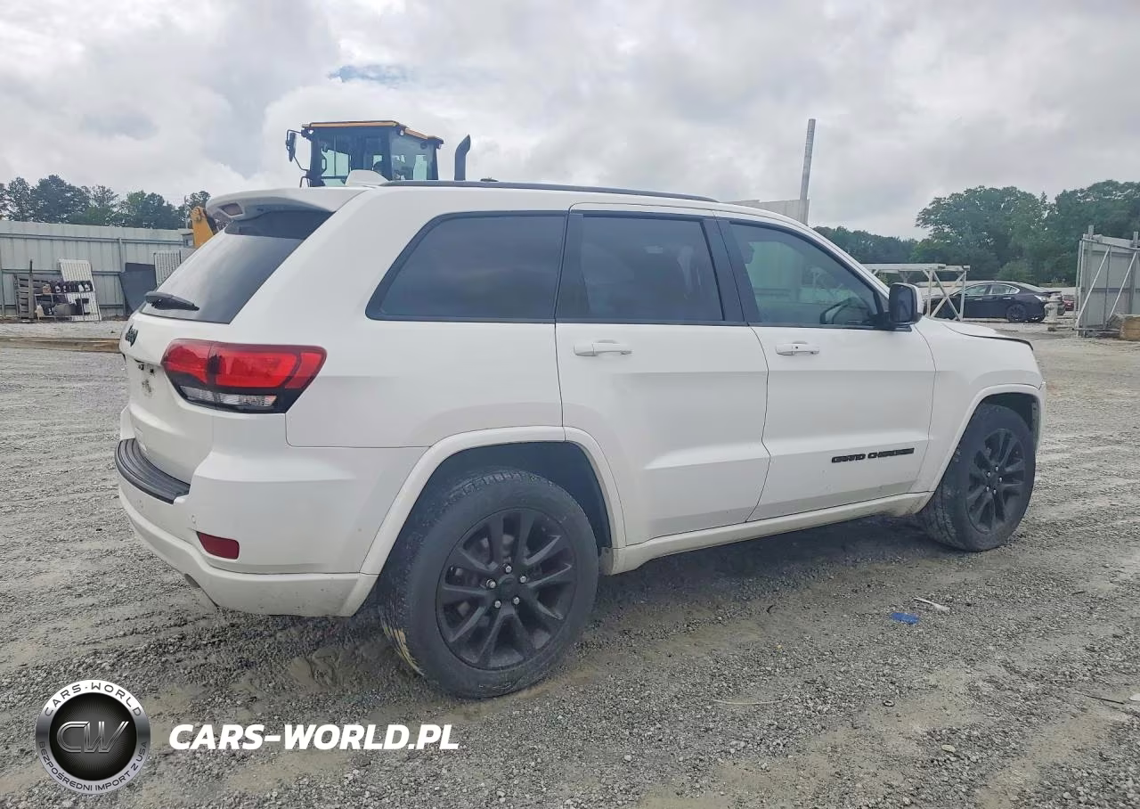 2019 Jeep Grand Cherokee Laredo VIN:1C4RJEAG9KC626046 - 3