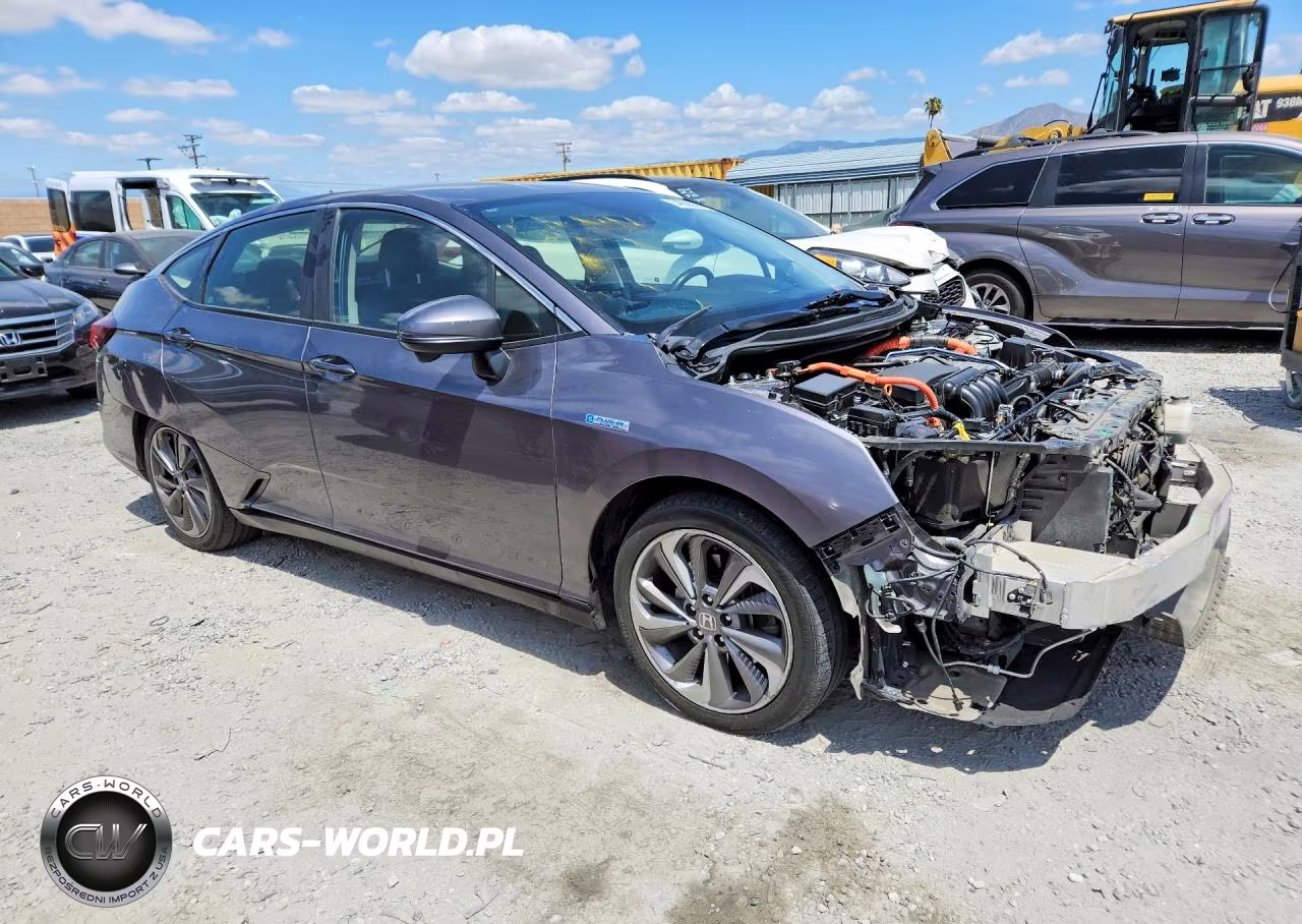 2018 Honda Clarity Touring VIN:JHMZC5F31JC003534 - 4