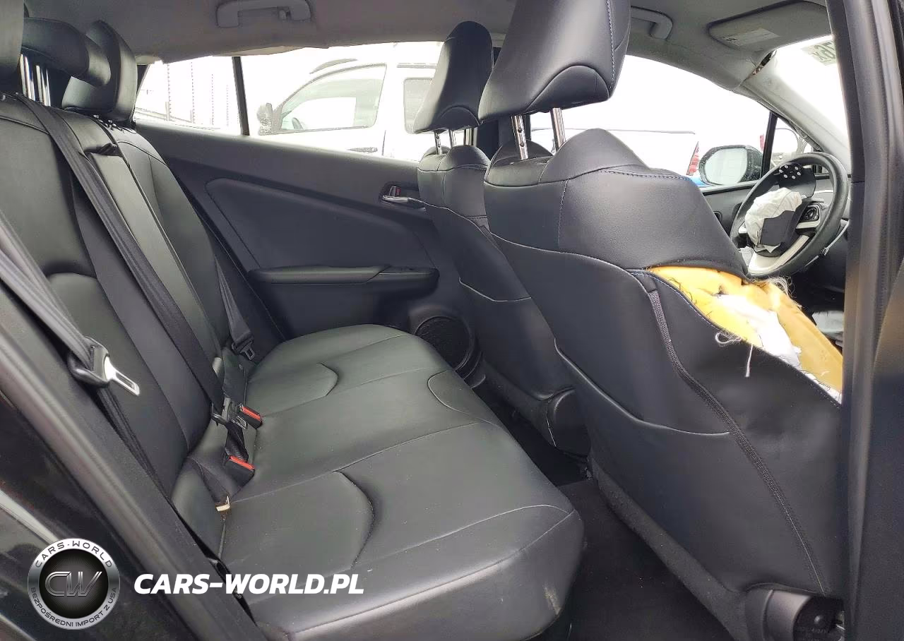 2017 Toyota Prius Three Touring VIN:JTDKARFU2H3037596 - 10