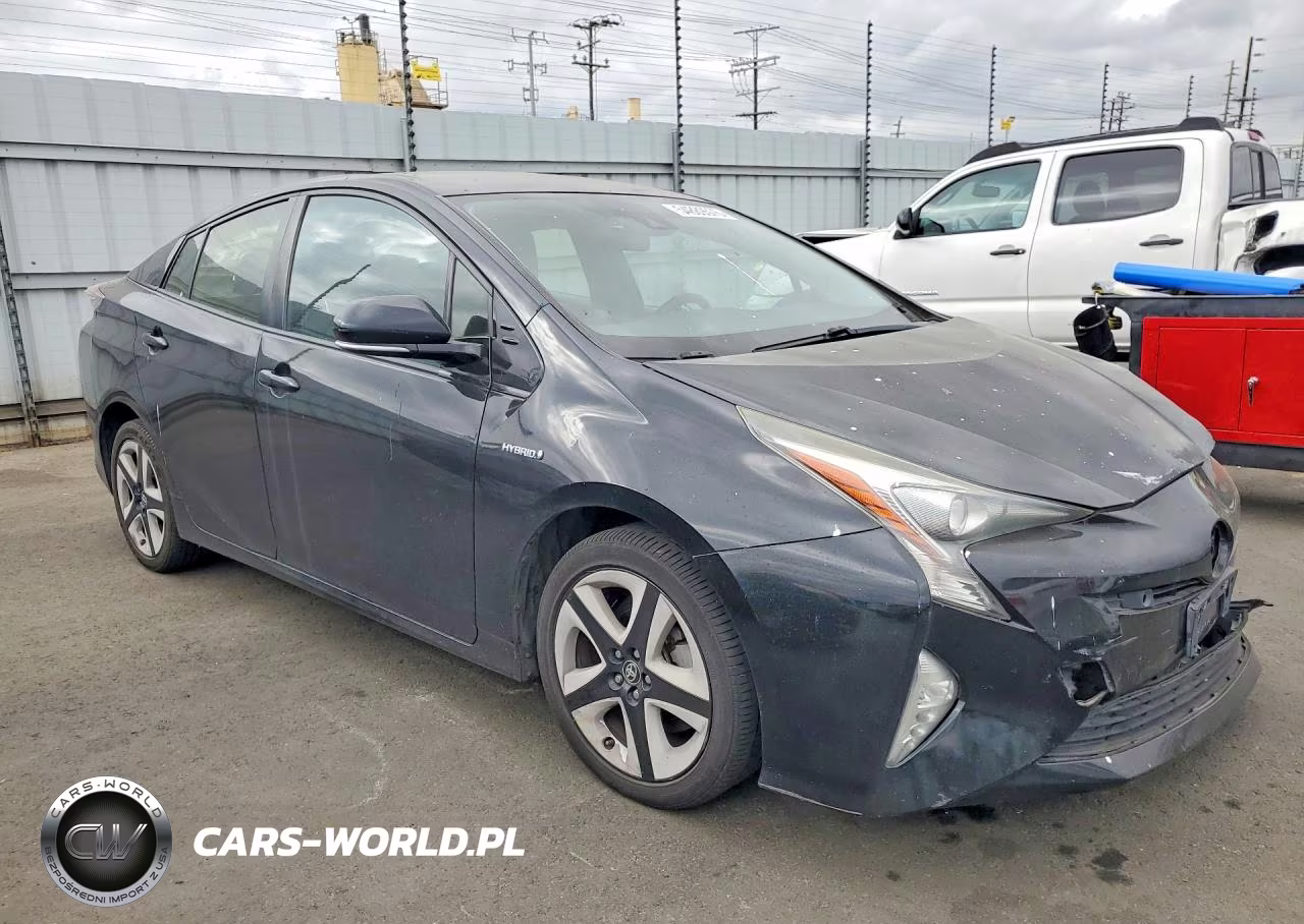 2017 Toyota Prius Three Touring VIN:JTDKARFU2H3037596 - 4