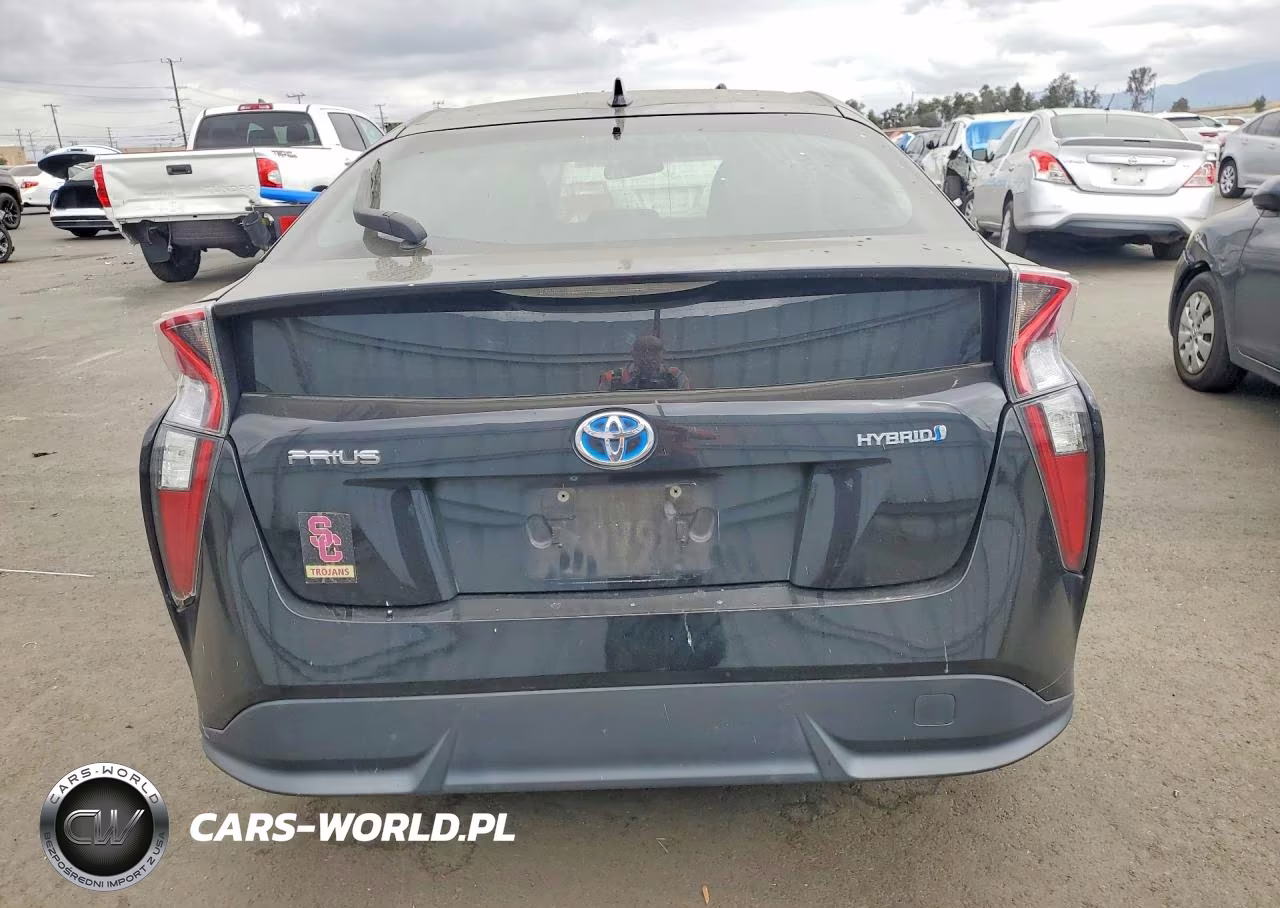 2017 Toyota Prius Three Touring VIN:JTDKARFU2H3037596 - 6