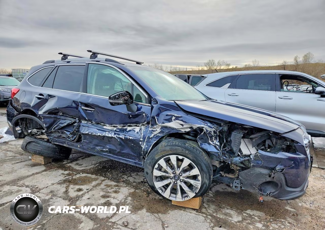 2018 Subaru Outback Touring VIN:4S4BSETC7J3300491 - 4