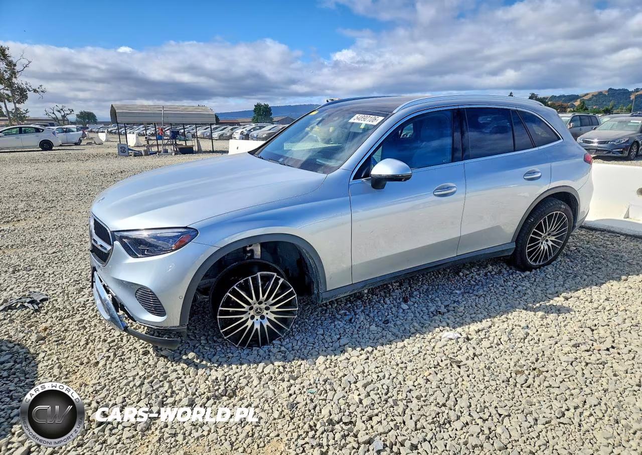 2023 Mercedes-Benz Glc 300 – zdjęcie 1 z 14