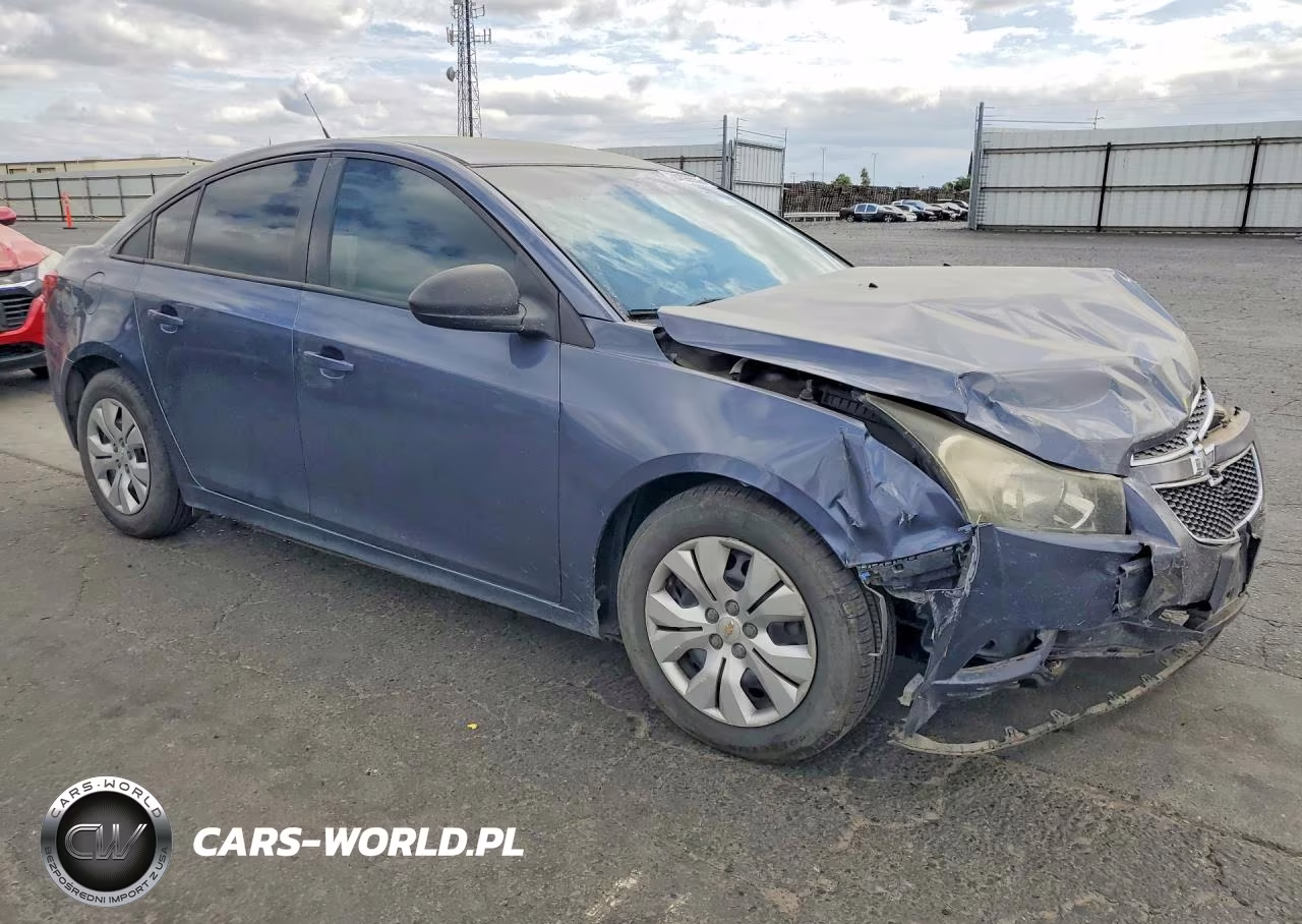 2014 Chevrolet Cruze Ls VIN:1G1PA5SG7E7194200 - 4