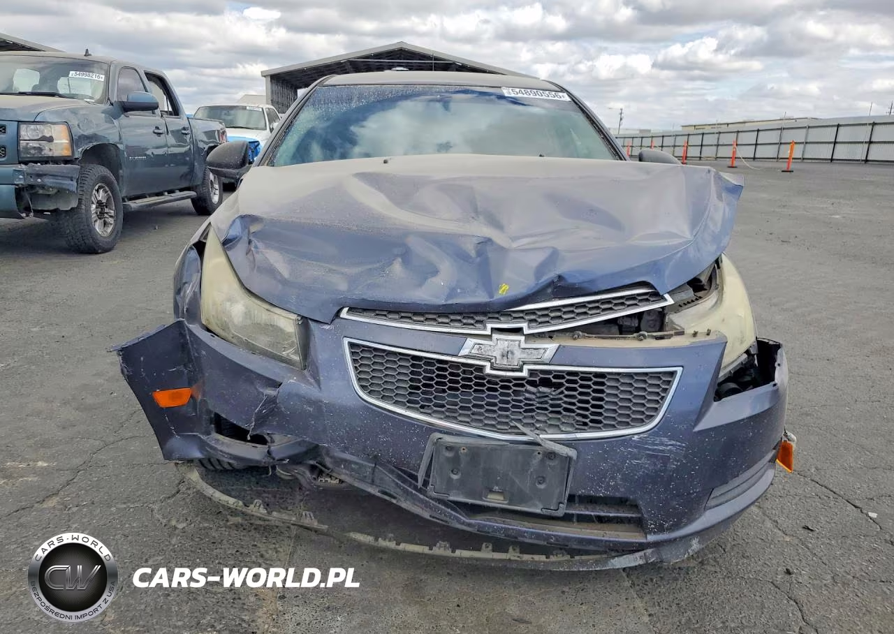 2014 Chevrolet Cruze Ls VIN:1G1PA5SG7E7194200 - 5