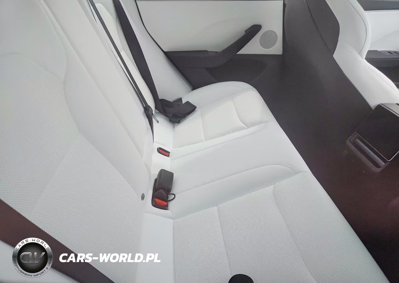 2025 Tesla Model 3 VIN:5YJ3E1ET6SF057637 - 10