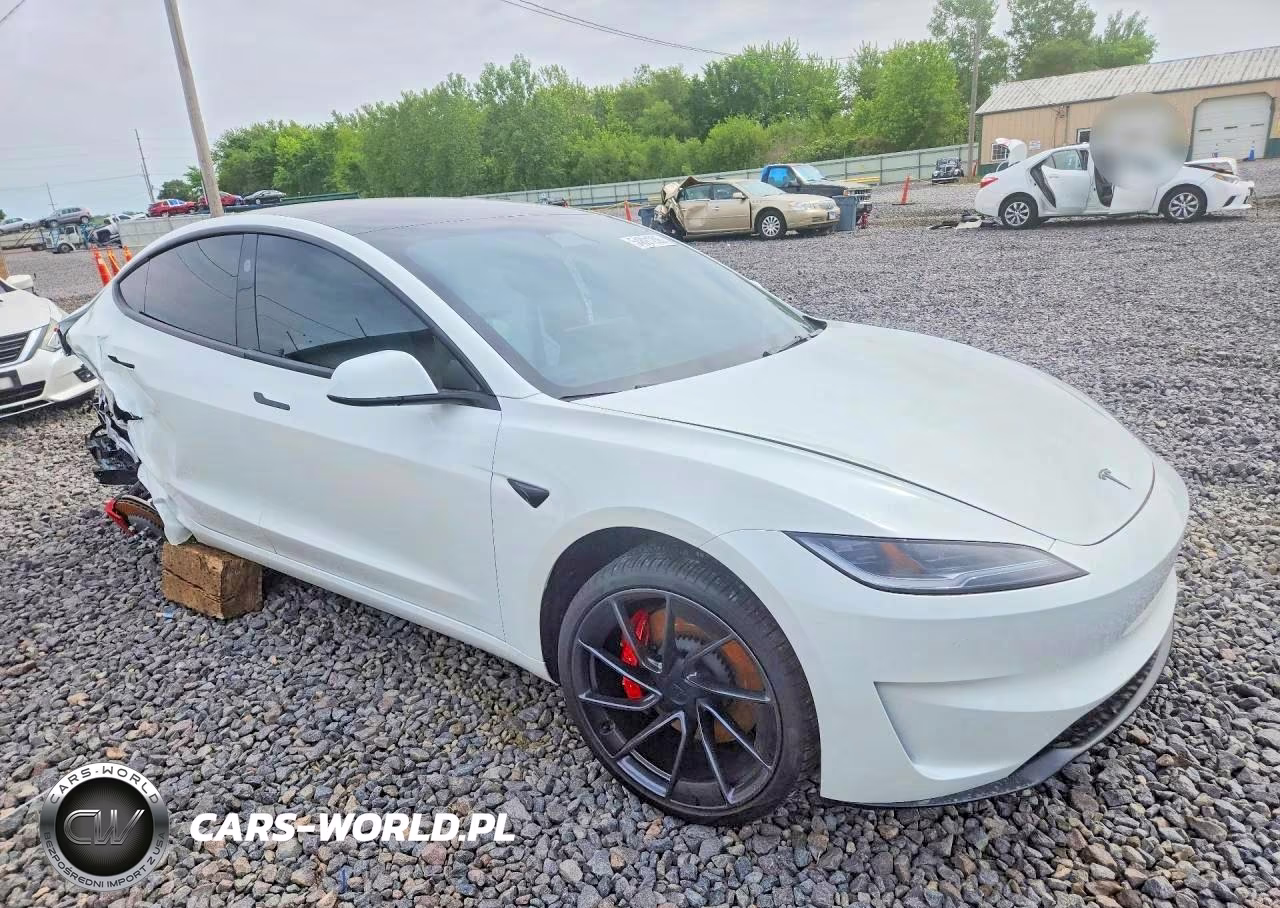 2025 Tesla Model 3 VIN:5YJ3E1ET6SF057637 - 4