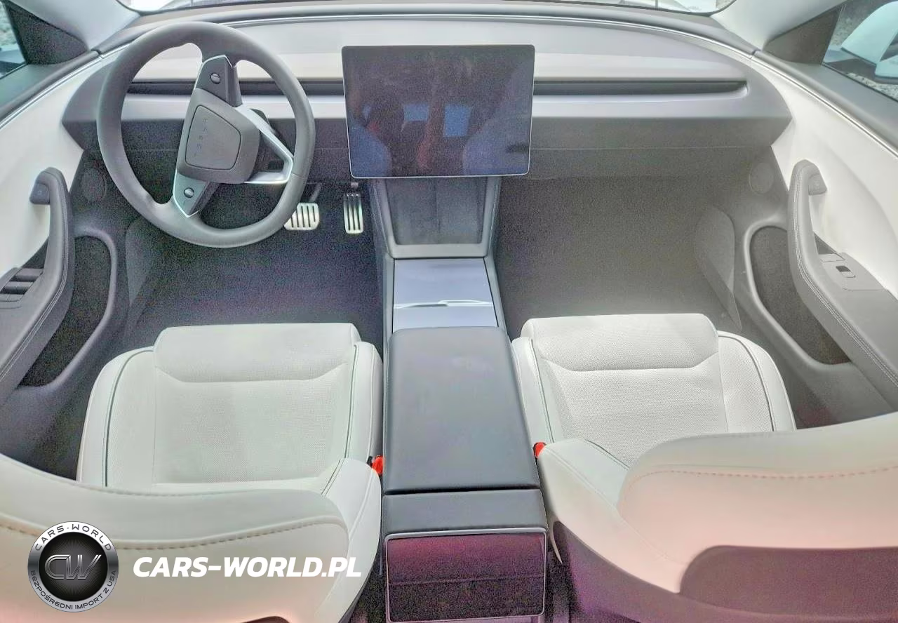 2025 Tesla Model 3 VIN:5YJ3E1ET6SF057637 - 8