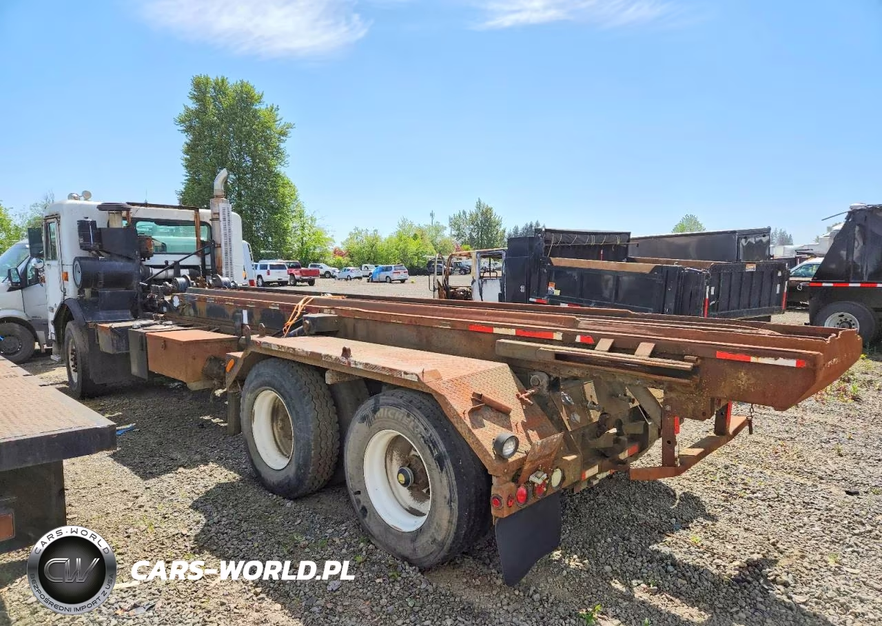2001 Peterbilt 320 Roll-Off Container Truck VIN:1NPZL09X41D712996 - 3