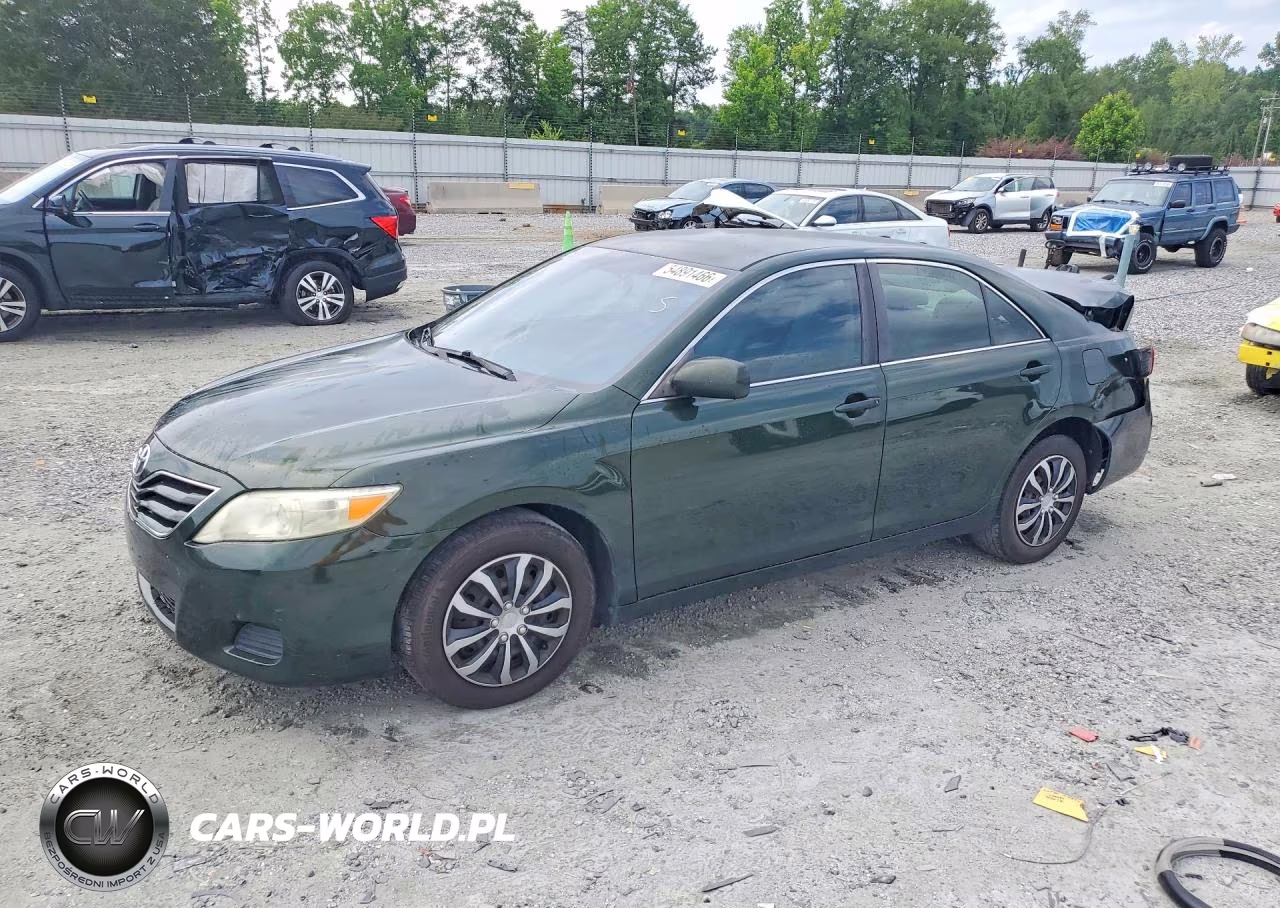 2010 Toyota Camry Le – zdjęcie 1 z 12