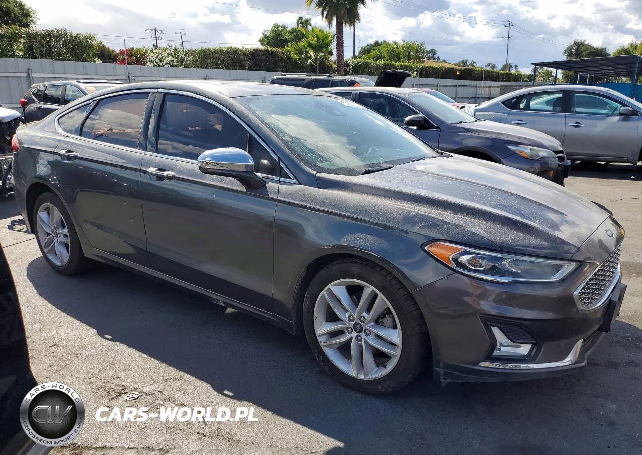 2019 Ford Fusion Titanium VIN:3FA6P0D94KR187847 - 4