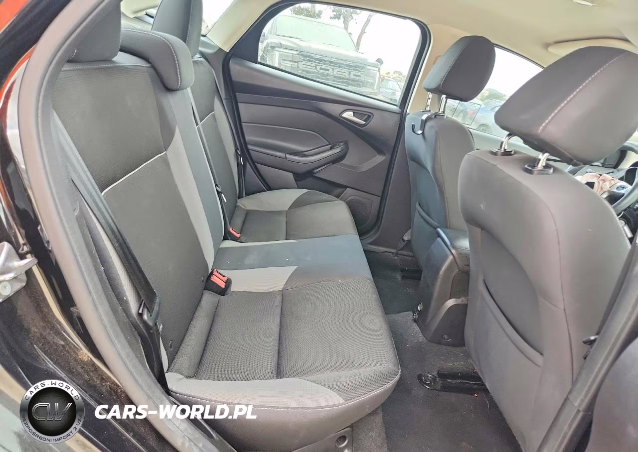 2014 Ford Focus Se VIN:1FADP3F28EL407860 - 10