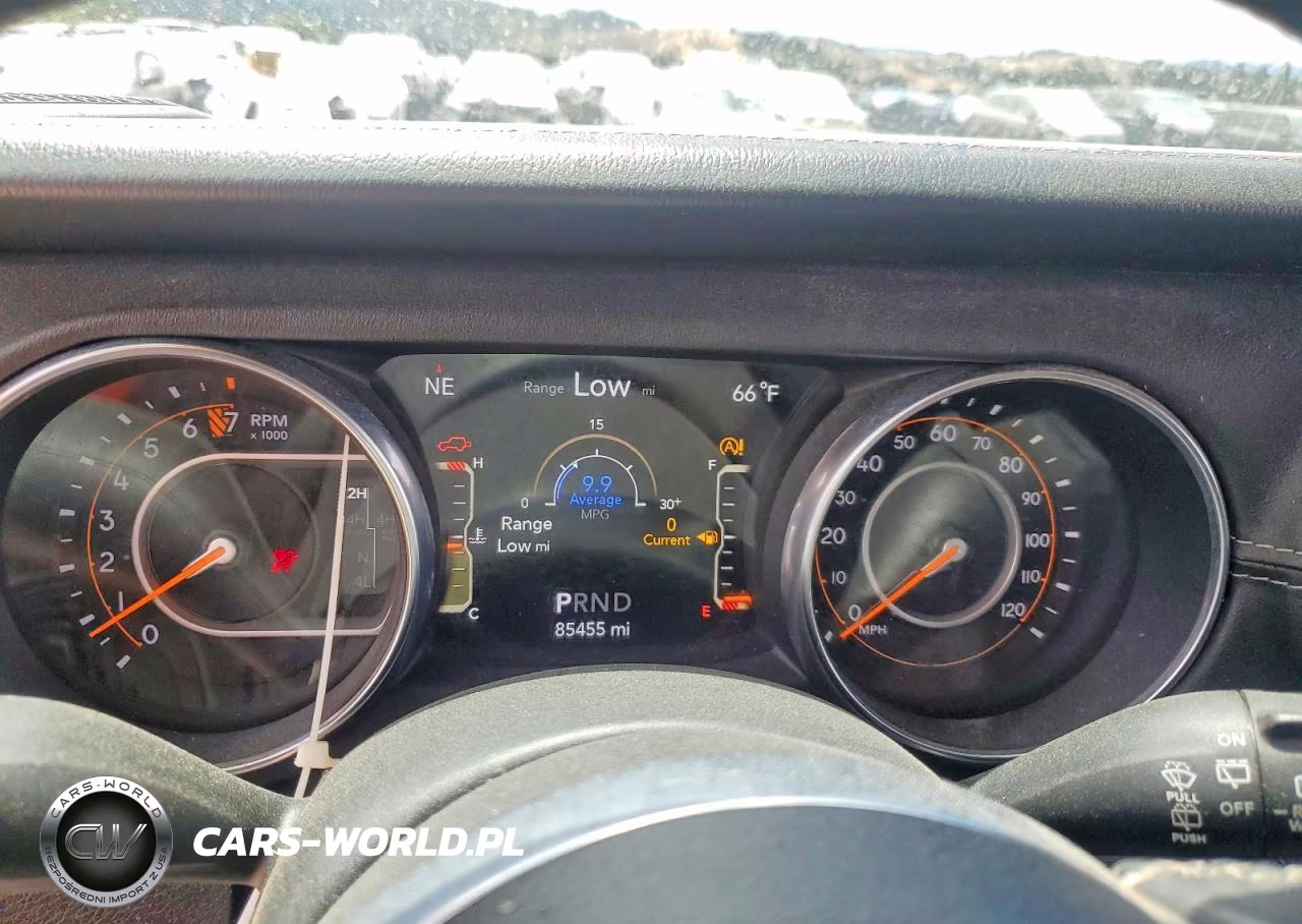 2018 Jeep Wrangler Unlimited Sahara VIN:1C4HJXEG2JW312835 - 9