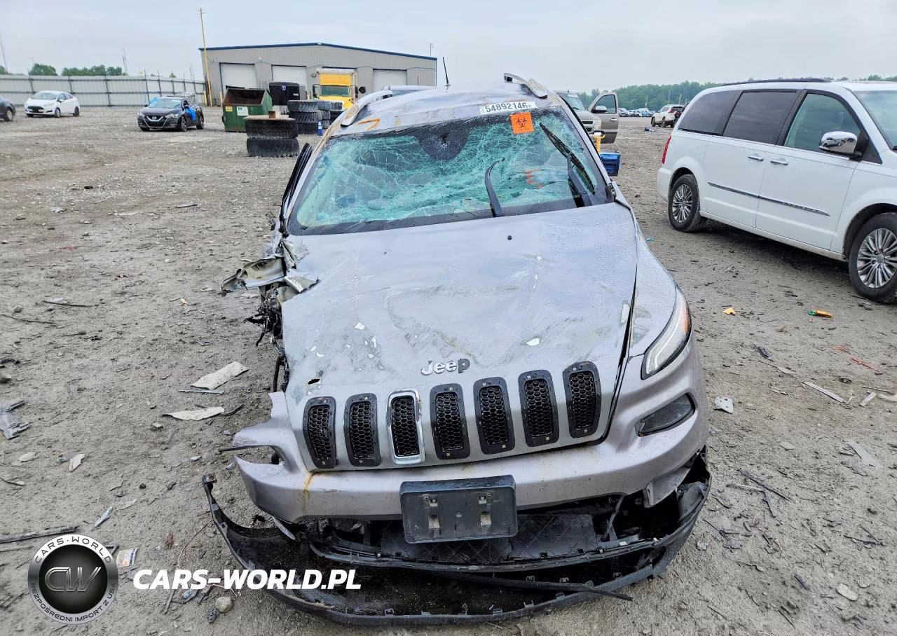 2016 Jeep Cherokee Latitude VIN:1C4PJMCB2GW360202 - 5