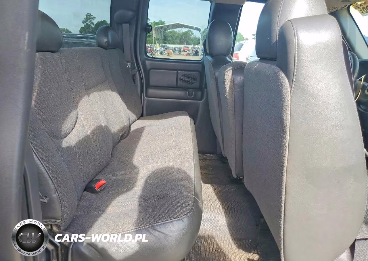 2003 Chevrolet Silverado C1500 VIN:2GCEC19V131355575 - 10