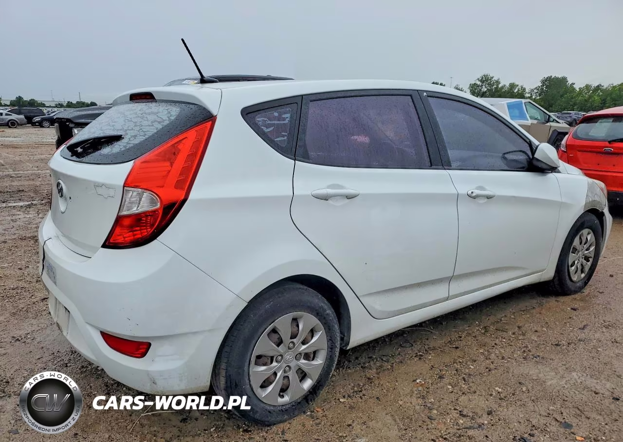 2015 Hyundai Accent Gs VIN:KMHCT5AE1FU211832 - 3
