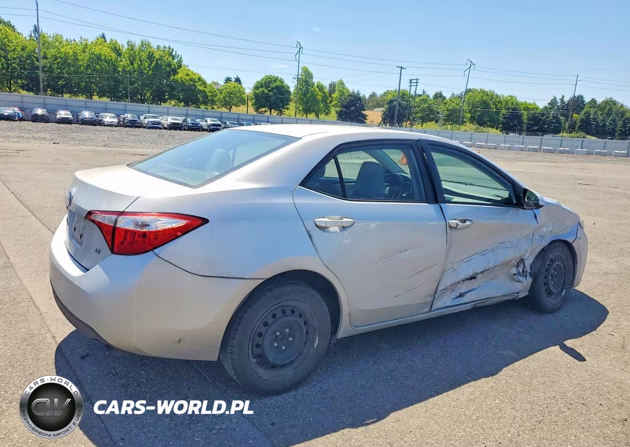 2015 Toyota Corolla Le VIN:2T1BURHE8FC378079 - 3