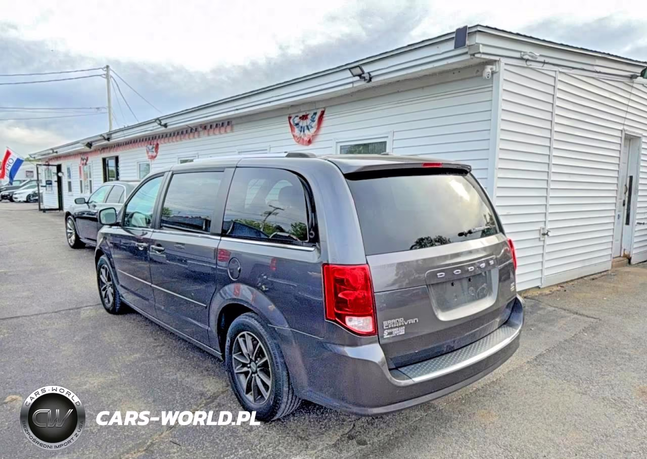 2017 Dodge Grand Caravan Sxt VIN:2C4RDGCGXHR573924 - 3