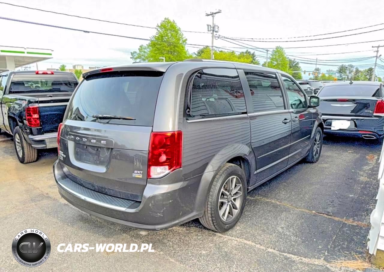 2017 Dodge Grand Caravan Sxt VIN:2C4RDGCGXHR573924 - 4