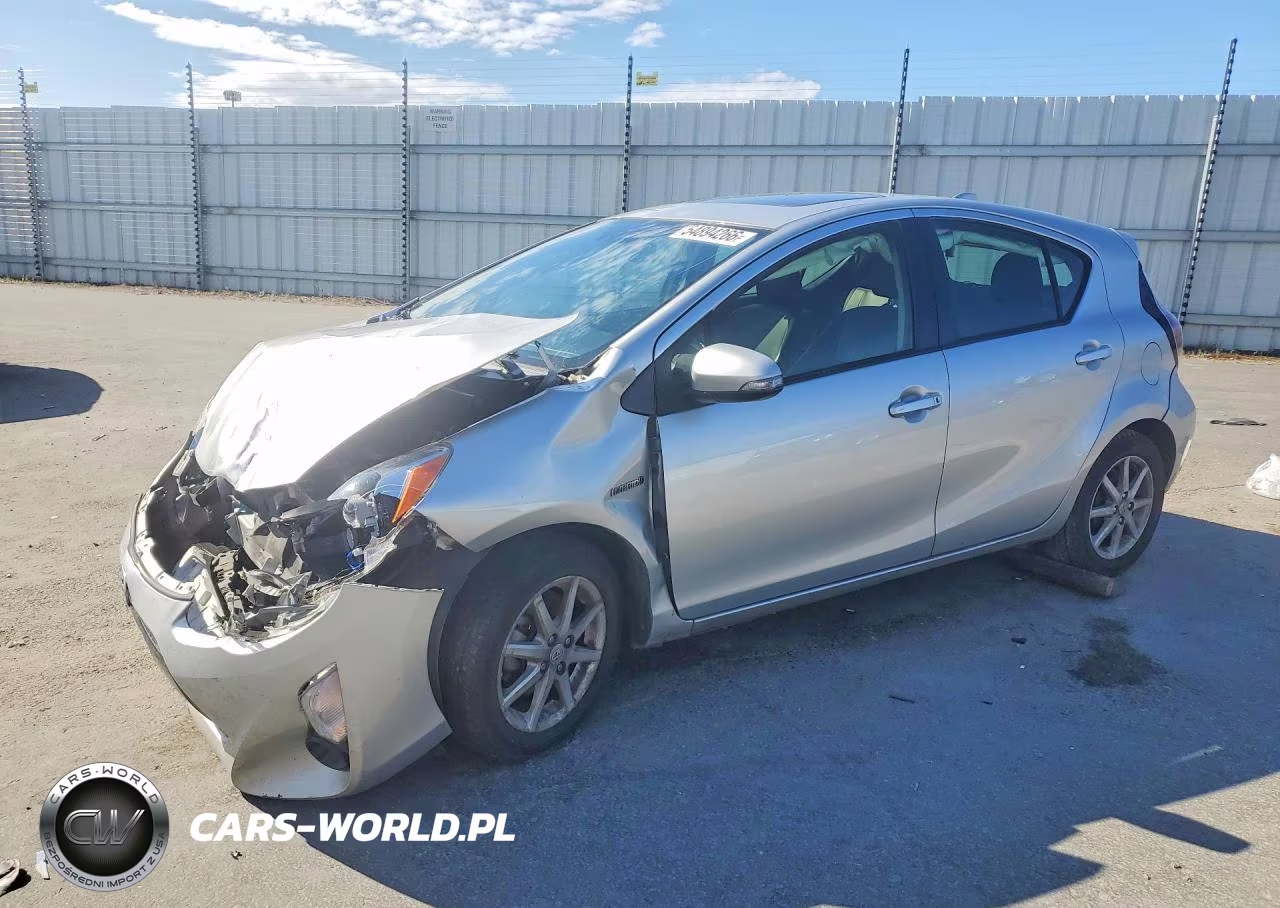 2016 Toyota Prius C Four