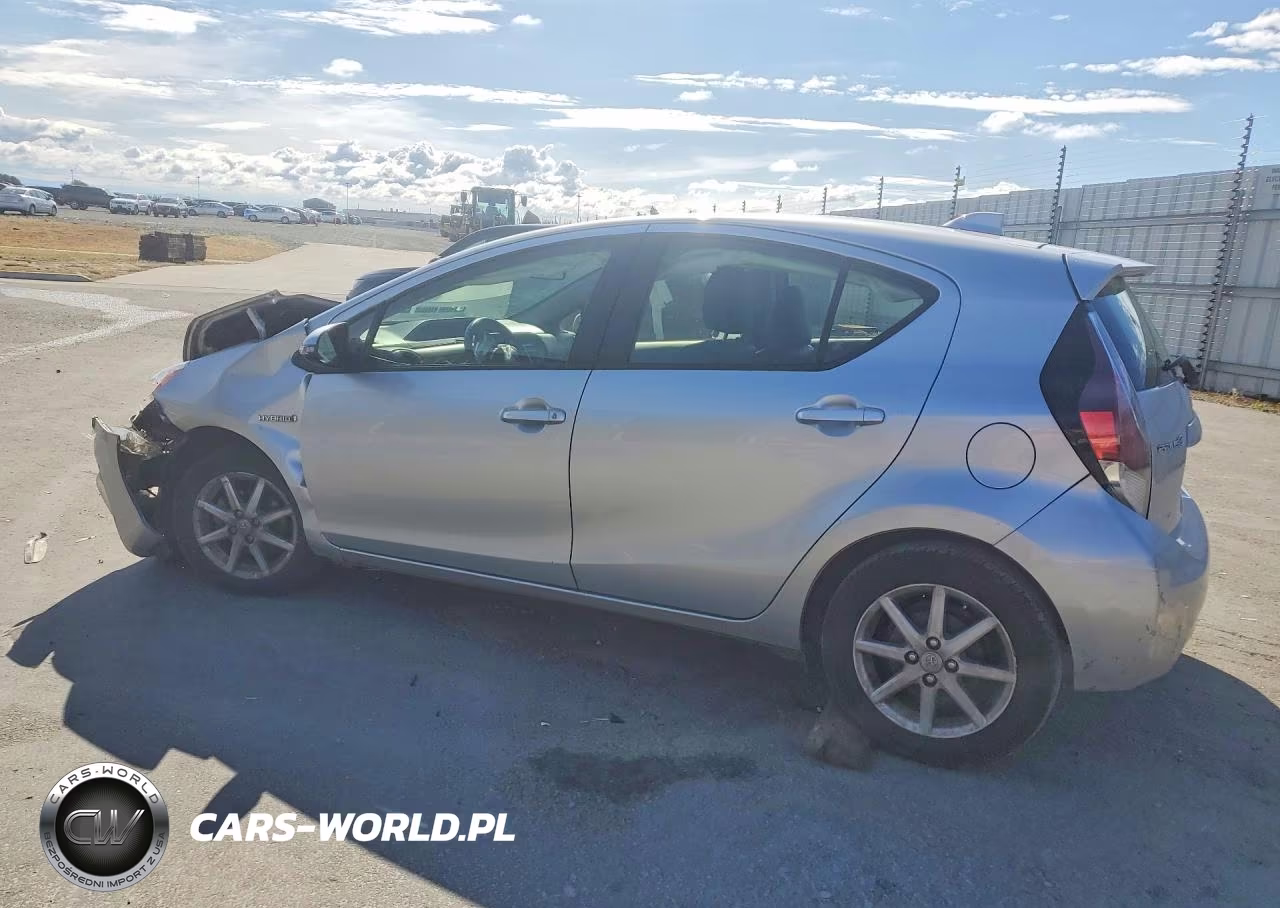 2016 Toyota Prius C Four VIN:JTDKDTB34G1121852 - 2