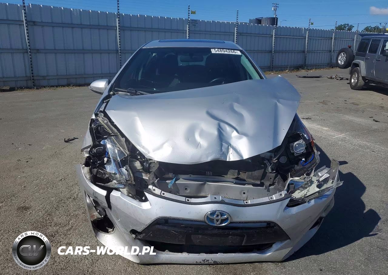 2016 Toyota Prius C Four VIN:JTDKDTB34G1121852 - 5
