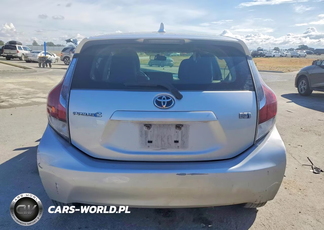 2016 Toyota Prius C Four VIN:JTDKDTB34G1121852 - 6