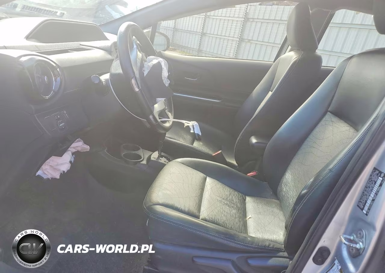 2016 Toyota Prius C Four VIN:JTDKDTB34G1121852 - 7