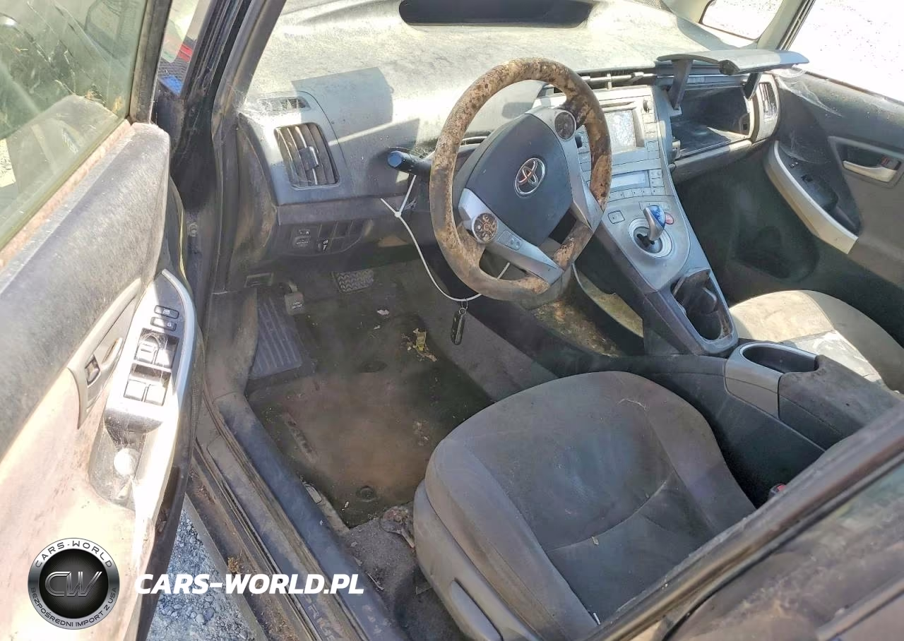 2014 Toyota Prius Two VIN:JTDKN3DU6E1781066 - 8
