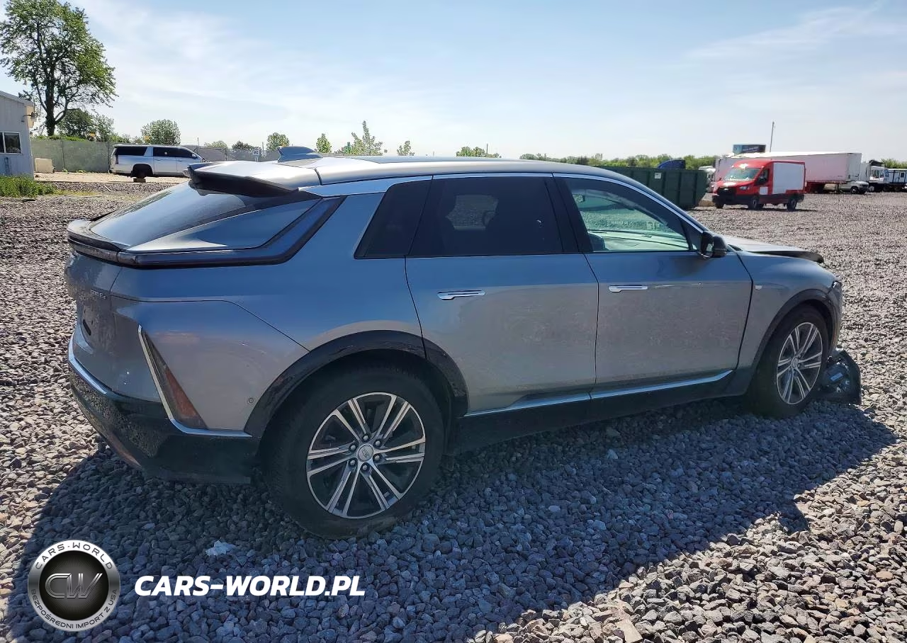 2025 Cadillac Lyriq Luxury VIN:1GYKPNRL5SZ317201 - 3