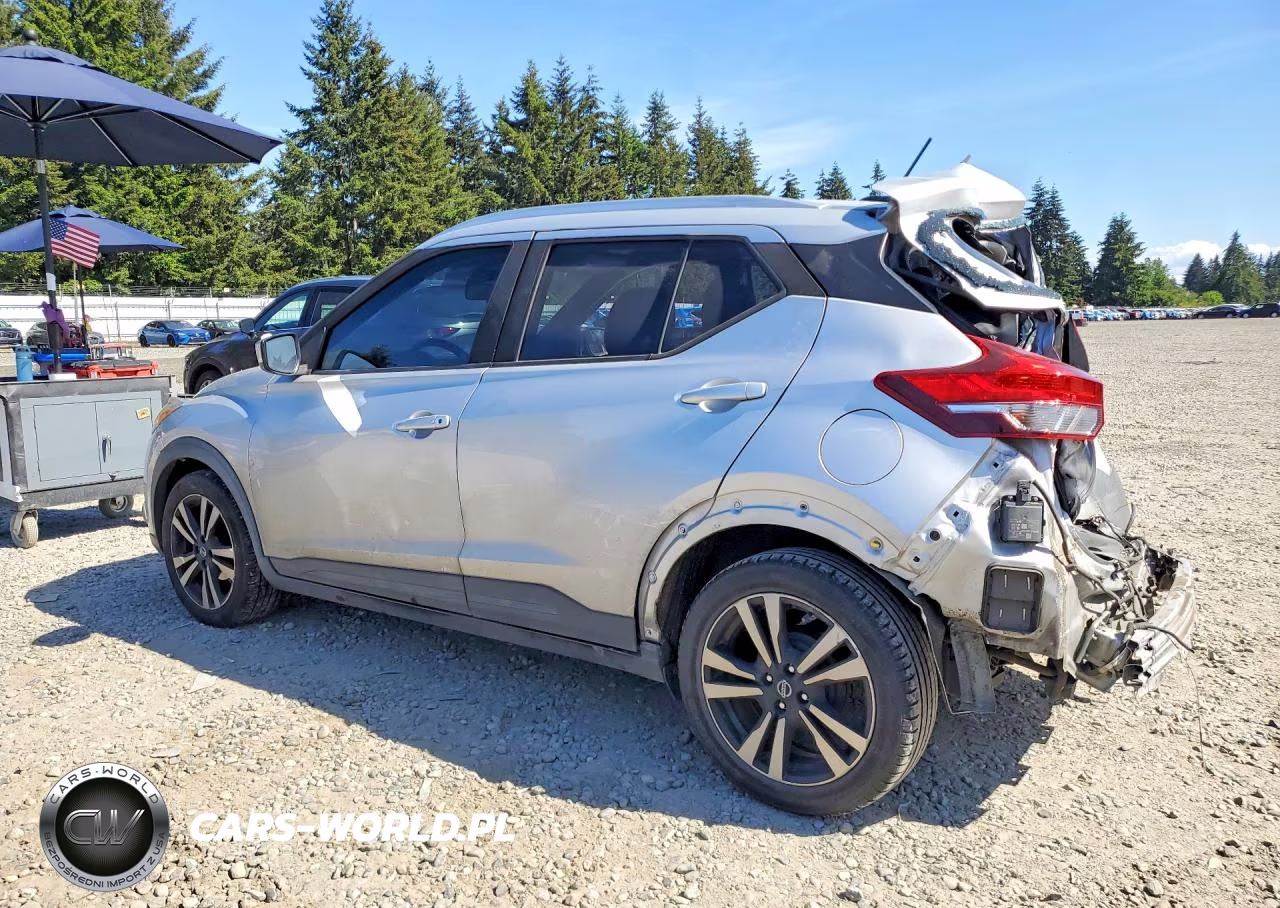2020 Nissan Kicks Sv VIN:3N1CP5CV5LL479135 - 2